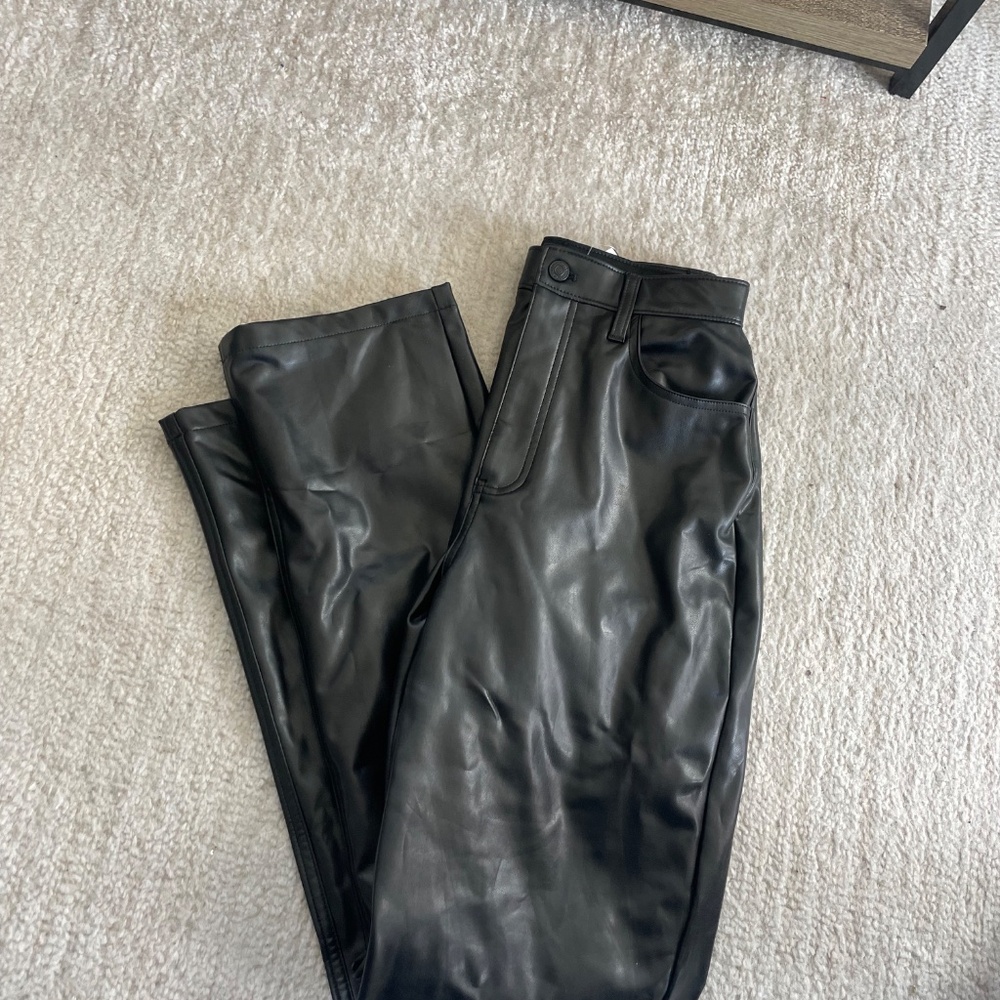 Abercrombie The 90's Straight Ultra High Rise Vegan Leather Pant Curve Love
